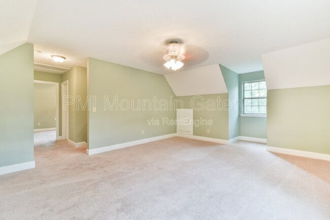 Building Photo - 11 Berg Strasse