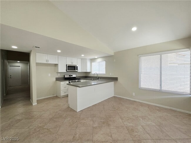 Building Photo - 908 Coral Isle Way