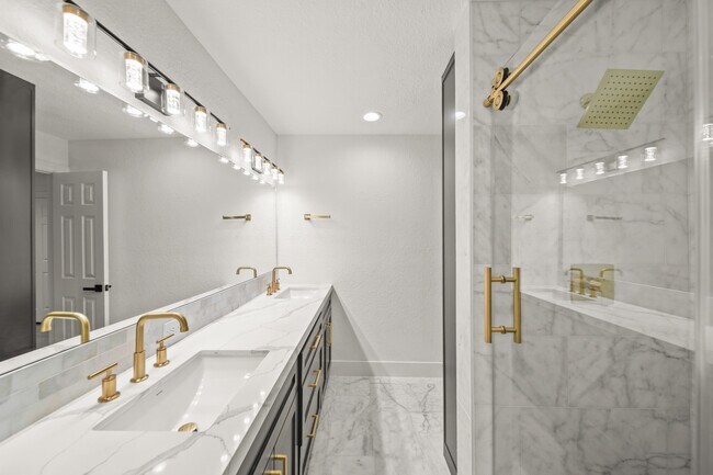 Building Photo - 6010 Rutherglenn Dr