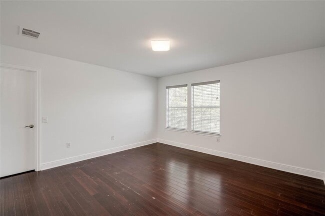 Building Photo - 8705 Davis Oaks Trail