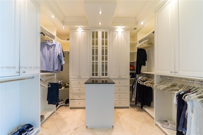 Building Photo - 3400 SW 27th Ave