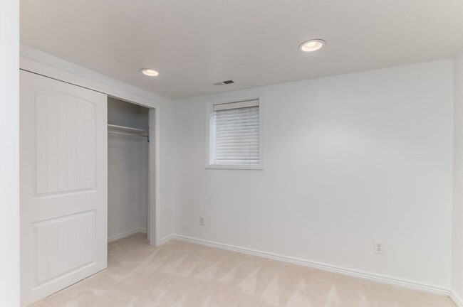 Building Photo - Great Family Home in Excellent Location!
