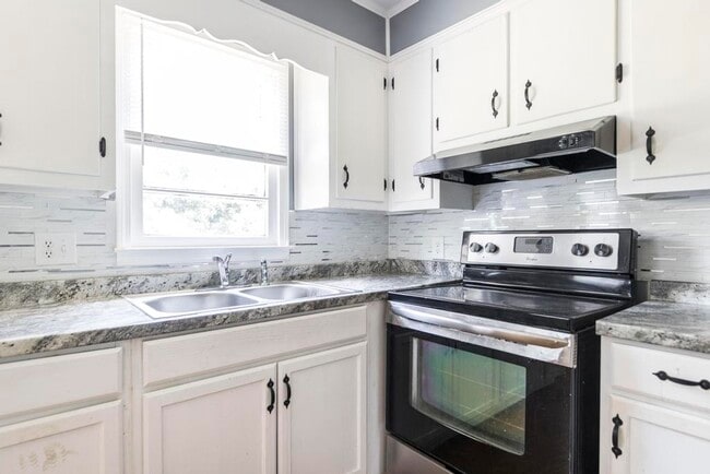 Building Photo - 1032 Taylors Mill Rd