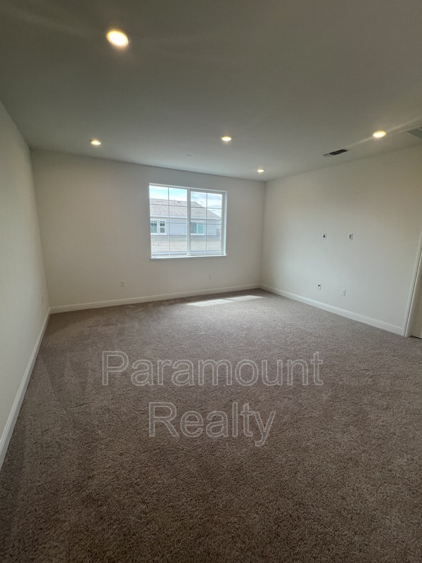 Building Photo - 1369 Emory Ln