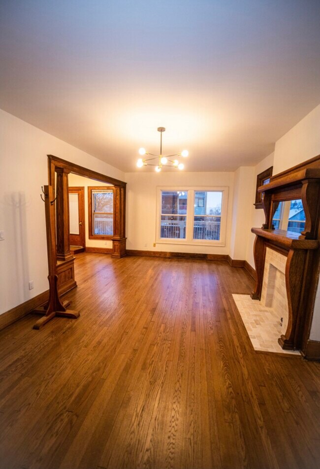 Living Room - 1512 N Jackson St