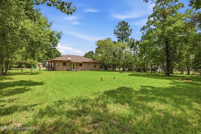 Building Photo - 815 Amar St