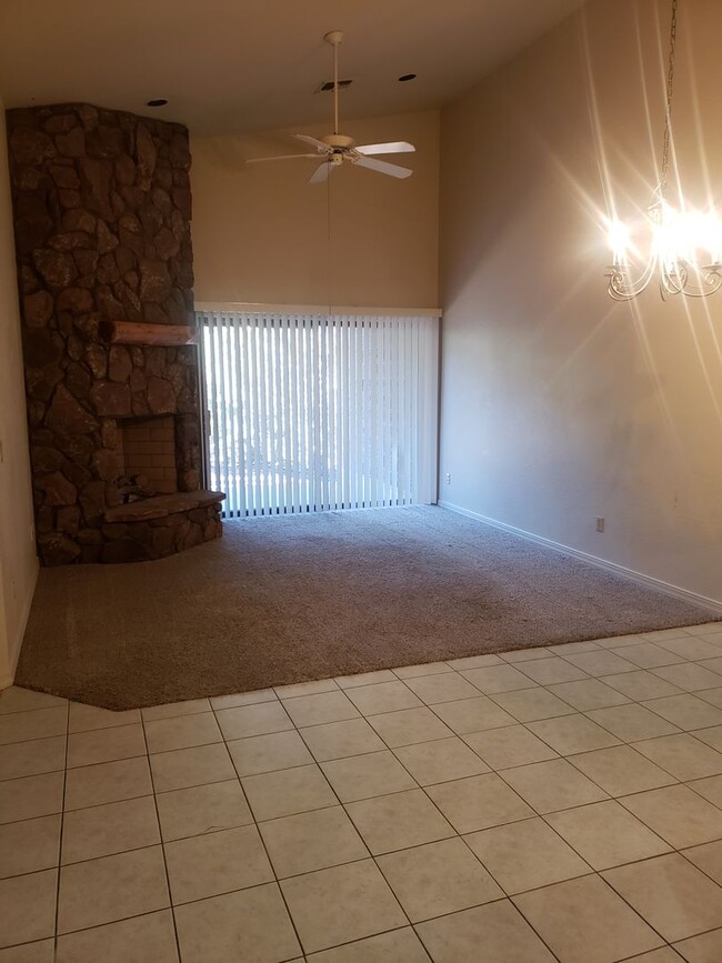 Building Photo - 2 bed / 2 bath - 2 car attached garage