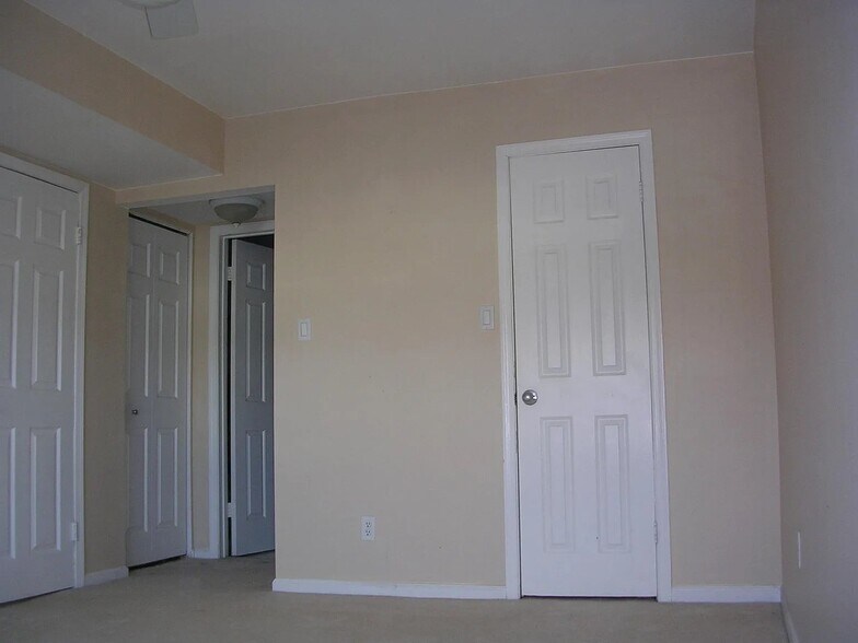 Building Photo - 18020 Beacon Hill Dr
