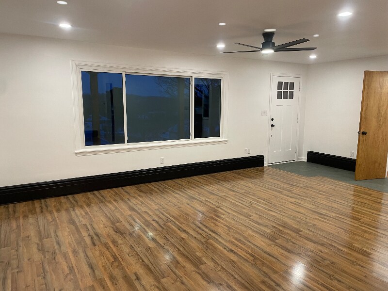 Building Photo - 44 Chestnut St