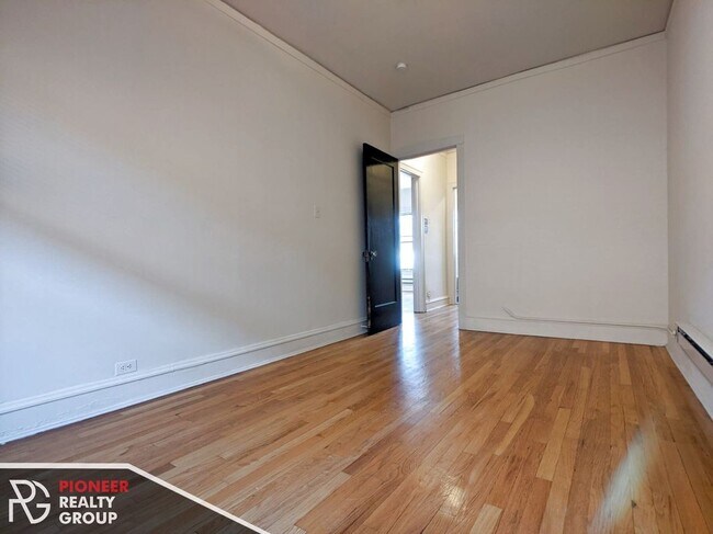 Building Photo - 1025 Dempster St