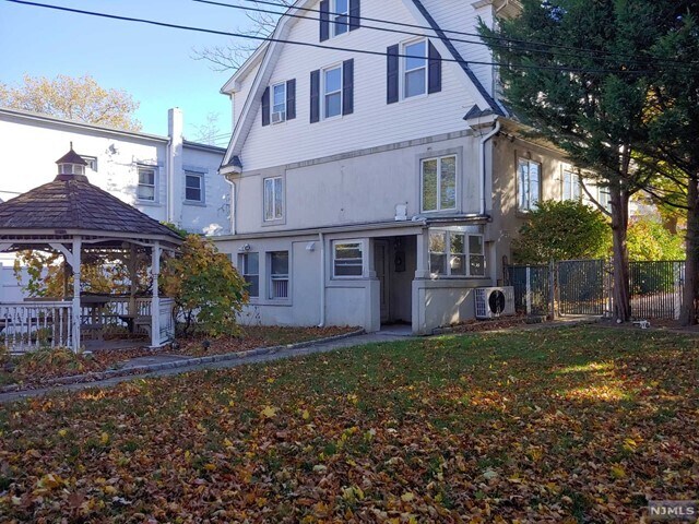 Building Photo - 1585 N Bergen Blvd