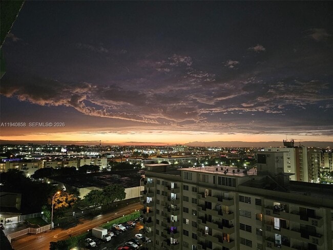 Building Photo - 1825 W 44th Pl