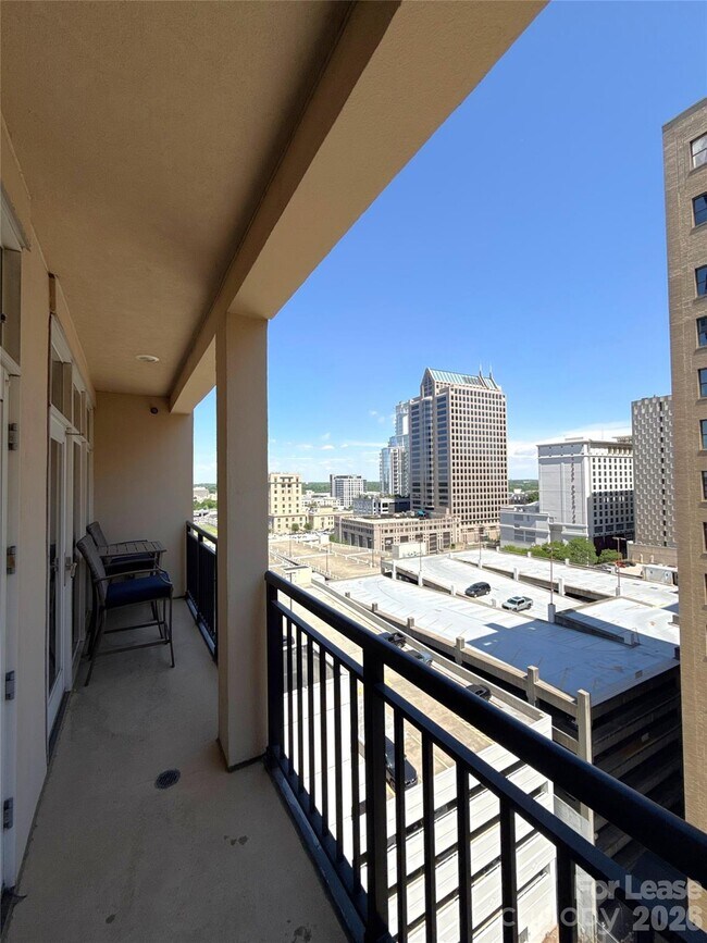 Building Photo - 230 S Tryon St