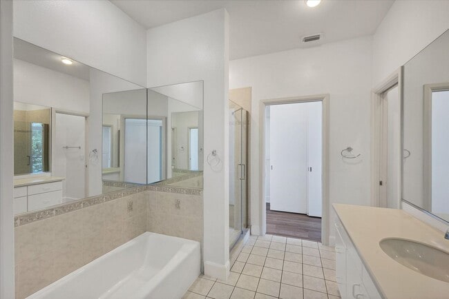 Building Photo - Beach Access & Gulf Views From This Incred...