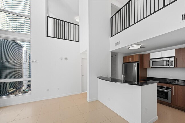 Building Photo - 300 S Biscayne Blvd