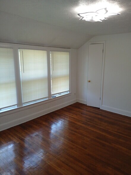 Building Photo - 3520 Ingleside Rd
