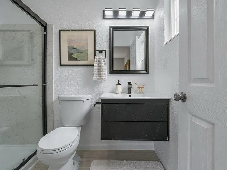 Building Photo - 2448 Mahan Way