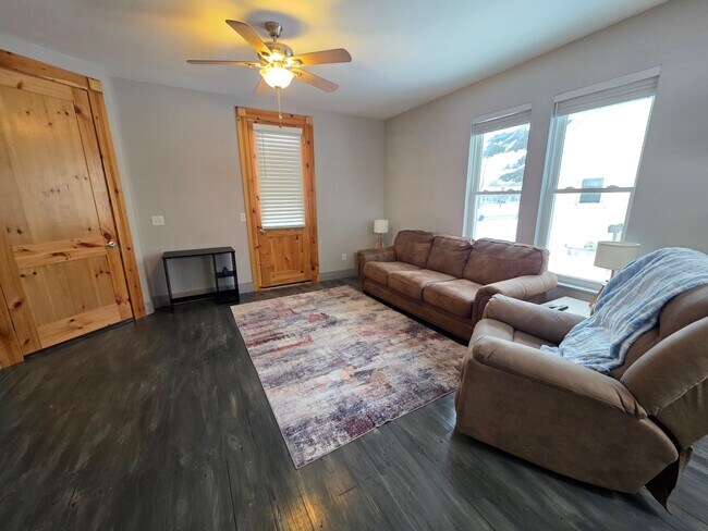 Building Photo - 920 2nd Ave S