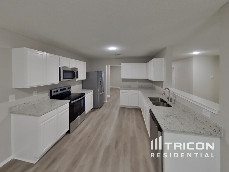 Building Photo - 2669 Bandera Pl