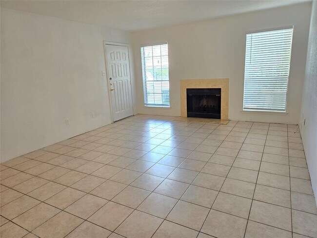 Primary Photo - 7400 Bellerive Dr