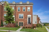 Building Photo - 3 Bed 4.5 Bath - Silver Spring Townhouse i...