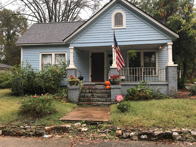Primary Photo - 1912 Carden Ln