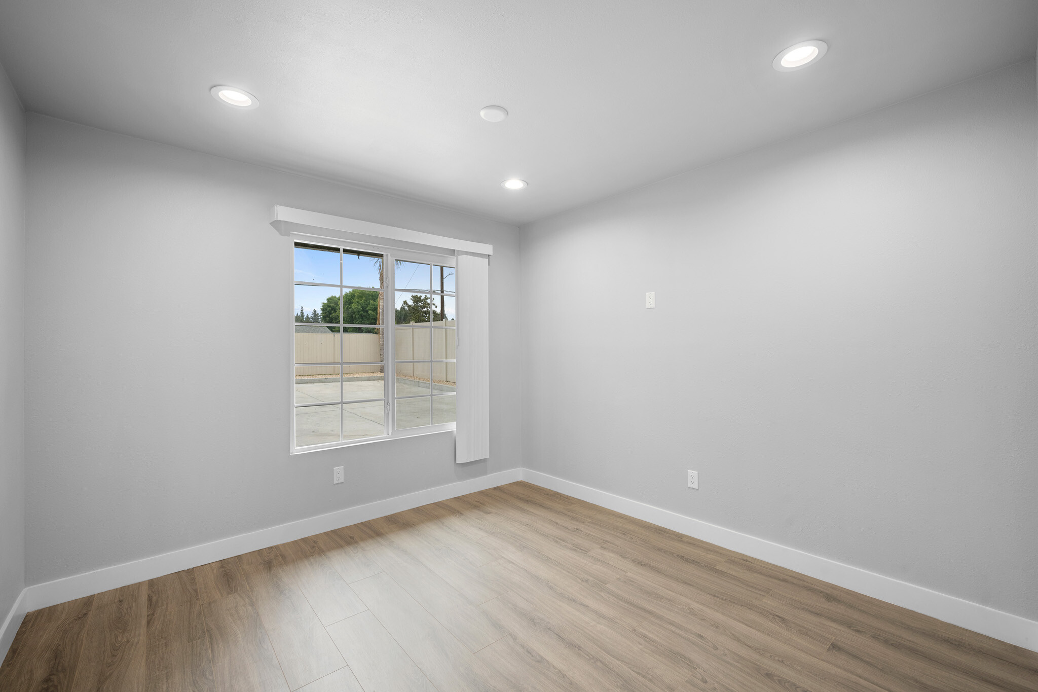 Building Photo - 16132 Chatsworth St