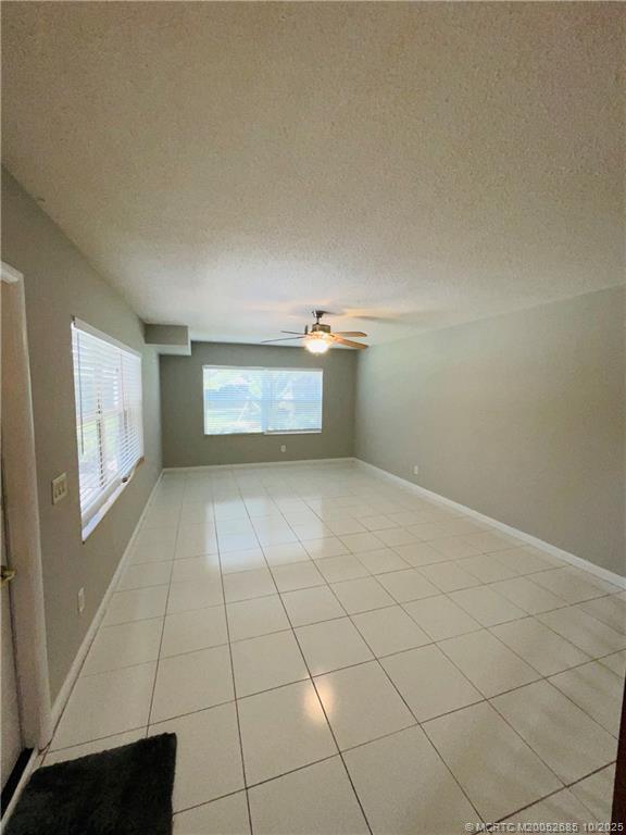 Building Photo - 2903 SW Lakemont Pl