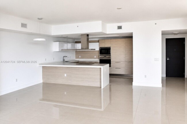 Building Photo - 17301 Biscayne Blvd