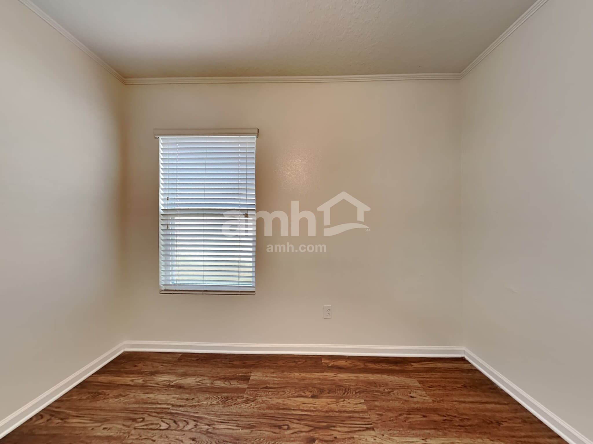 Building Photo - 603 Glendale Ln