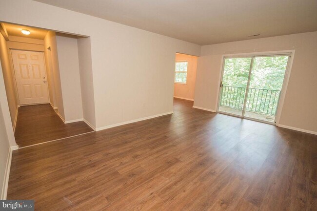 Building Photo - 803 College Ln