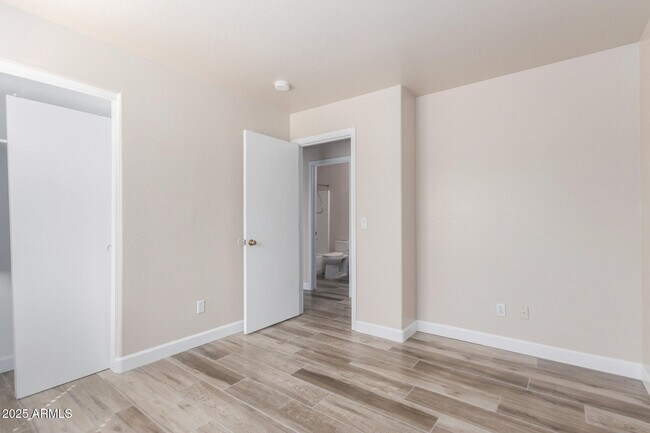 Building Photo - 15820 W Monroe St