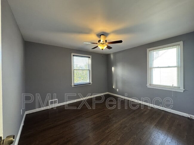 Building Photo - 2204 Ramblewood Dr