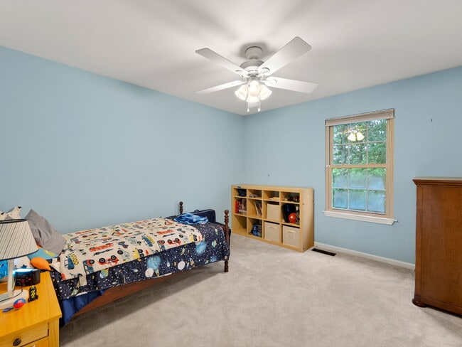 Building Photo - "Stunning 4-Bed Gem with Finished Basement...