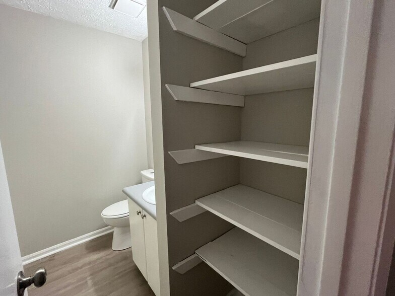 Building Photo - 301 E Second St