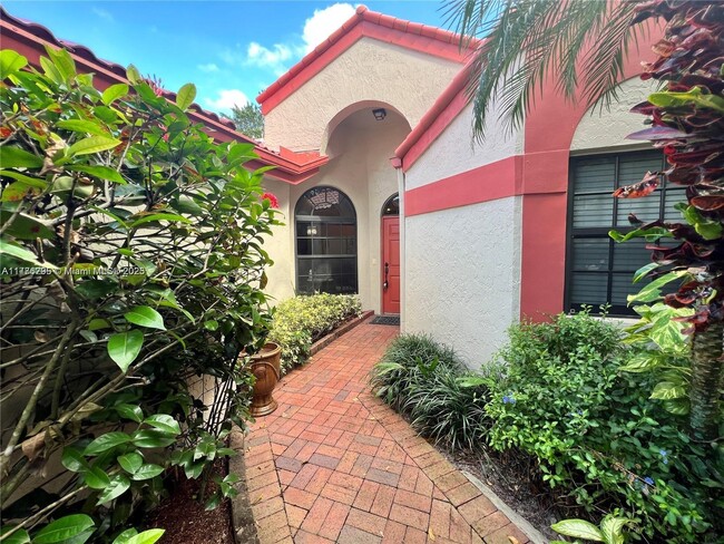 Building Photo - 7942 Lexington Club Blvd
