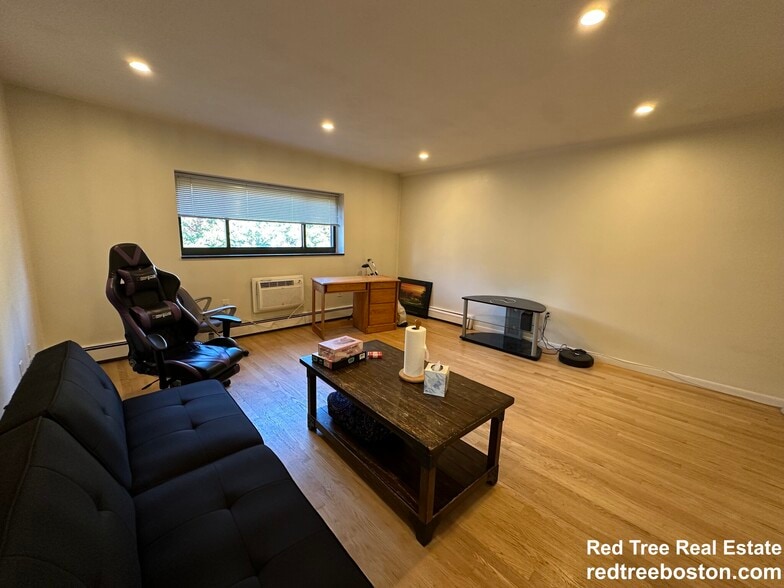 Building Photo - 15 Walbridge St