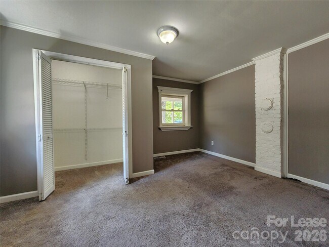 Building Photo - 573 Faith Dr SW
