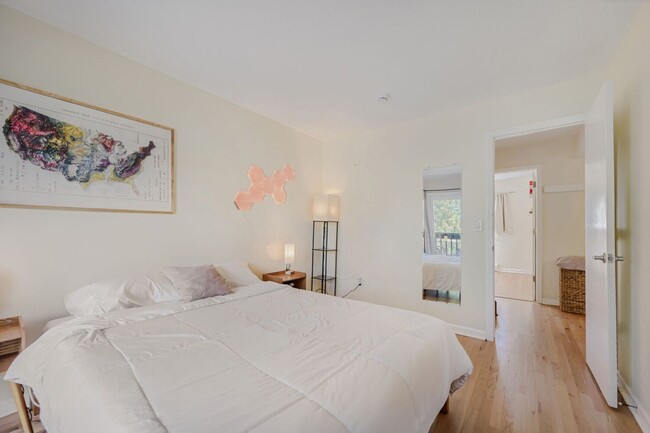 Building Photo - Charming Updated 3BR Gem | Great Boulder Access