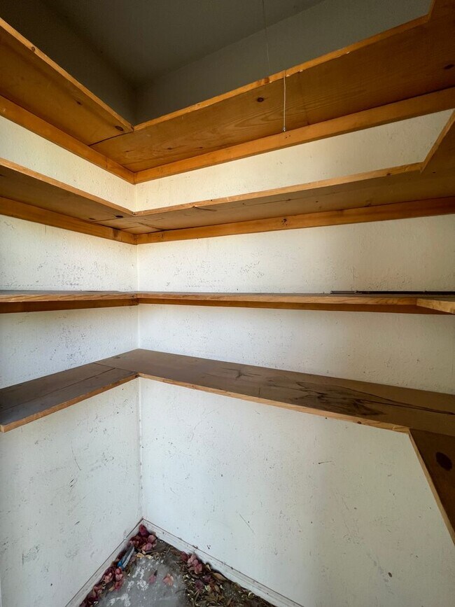 Building Photo - Apply Here www.realty480pm.appfolio.com/listings