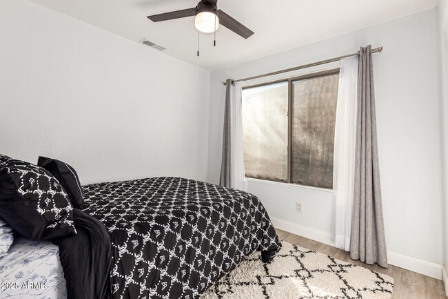 Building Photo - 3726 W Villa Linda Dr