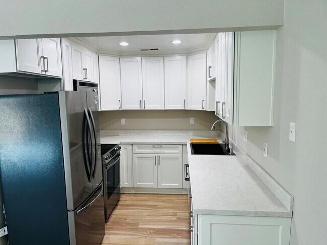 Building Photo - Single Level 2 Bedroom 2 Bath Danville Townhouse/Condo