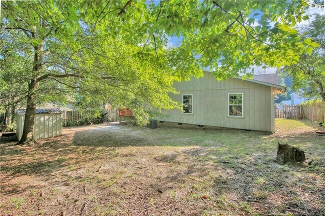 Building Photo - 412 Mangum Ct