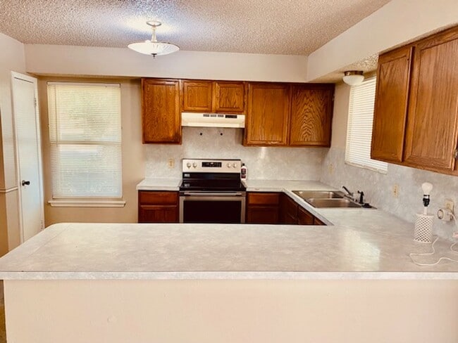 Building Photo - BEAUTIFUL COUNTRY 2 BEDROOM LEASE HOME IN ...