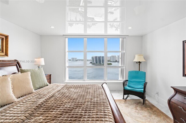 Building Photo - 19101 NE 36th Pl