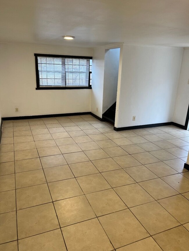 Building Photo - KC-1209 Bawcom