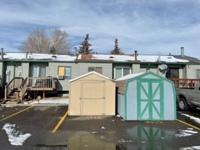 Building Photo - House For Lease