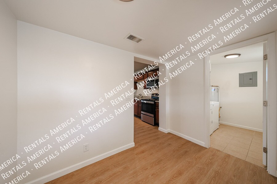 Building Photo - 601 N 73rd Pl