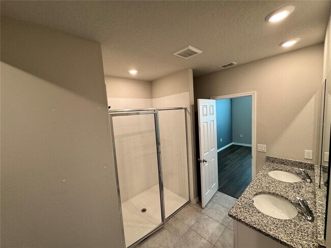 Building Photo - 512 Mckenna Dr