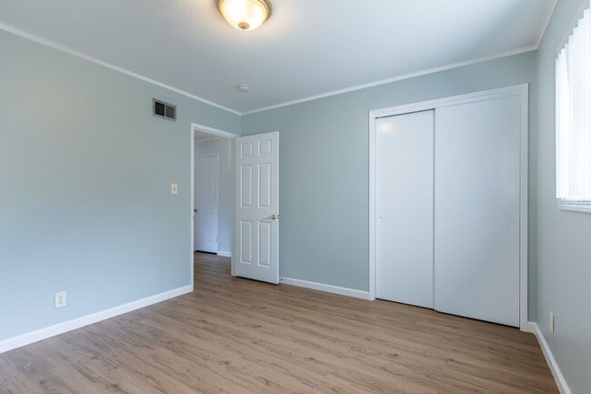 Building Photo - Beautiful & bright 3 bed / 2 Bath San Brun...